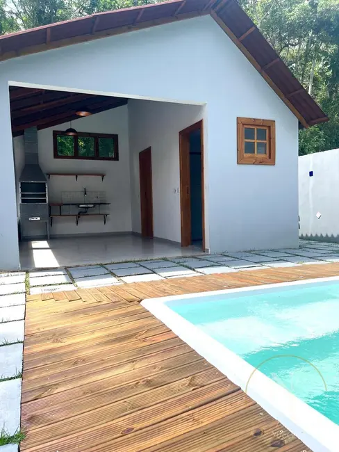 Chácara com 2 quartos à venda, 500m2 em Jardim das Cerejeiras, Aruja - SP - imagem 2 Foto 2 de Chácara com 2 quartos à venda, 500m2 em Jardim das Cerejeiras, Aruja - SP