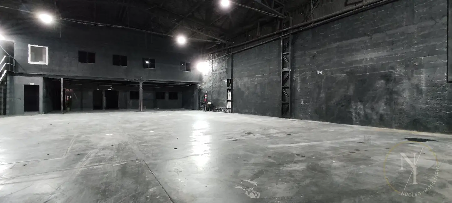 Foto 2 de Armazém / Galpão com 4 quartos para alugar, 550m2 em Vila Endres, Guarulhos - SP