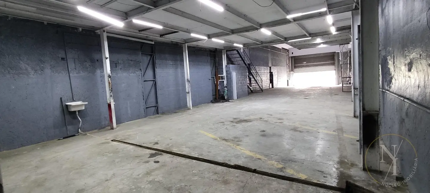 Armazém / Galpão com 3 quartos para alugar, 272m2 em Vila Endres, Guarulhos - SP - imagem 5 Foto 5 de Armazém / Galpão com 3 quartos para alugar, 272m2 em Vila Endres, Guarulhos - SP