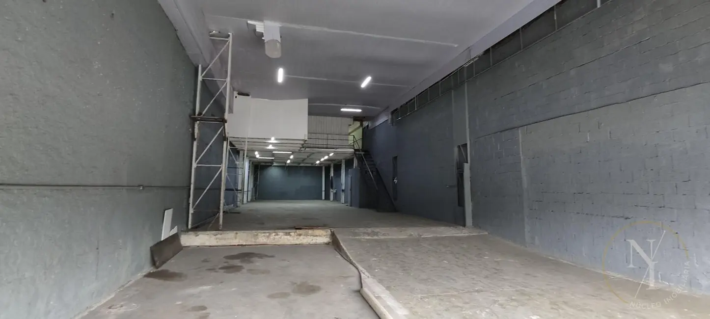 Armazém / Galpão com 3 quartos para alugar, 272m2 em Vila Endres, Guarulhos - SP - imagem 1 Foto 1 de Armazém / Galpão com 3 quartos para alugar, 272m2 em Vila Endres, Guarulhos - SP