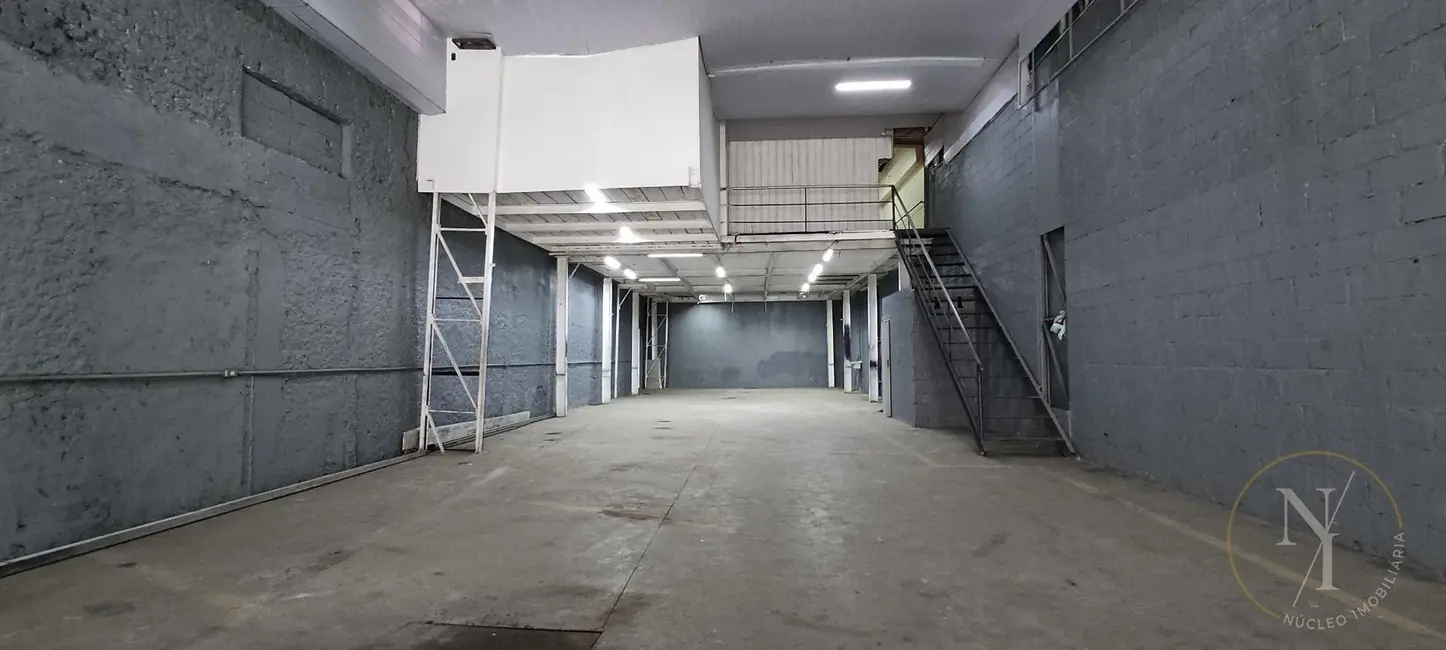 Armazém / Galpão com 3 quartos para alugar, 272m2 em Vila Endres, Guarulhos - SP - imagem 2 Foto 2 de Armazém / Galpão com 3 quartos para alugar, 272m2 em Vila Endres, Guarulhos - SP