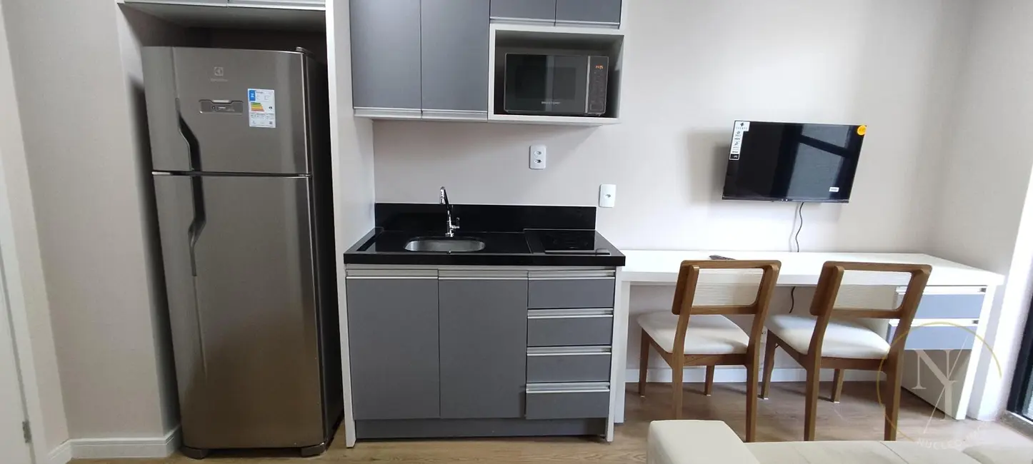 Kitnet com 1 quarto para alugar, 27m2 em Moema, São Paulo - SP - imagem 3 Foto 3 de Kitnet com 1 quarto para alugar, 27m2 em Moema, São Paulo - SP