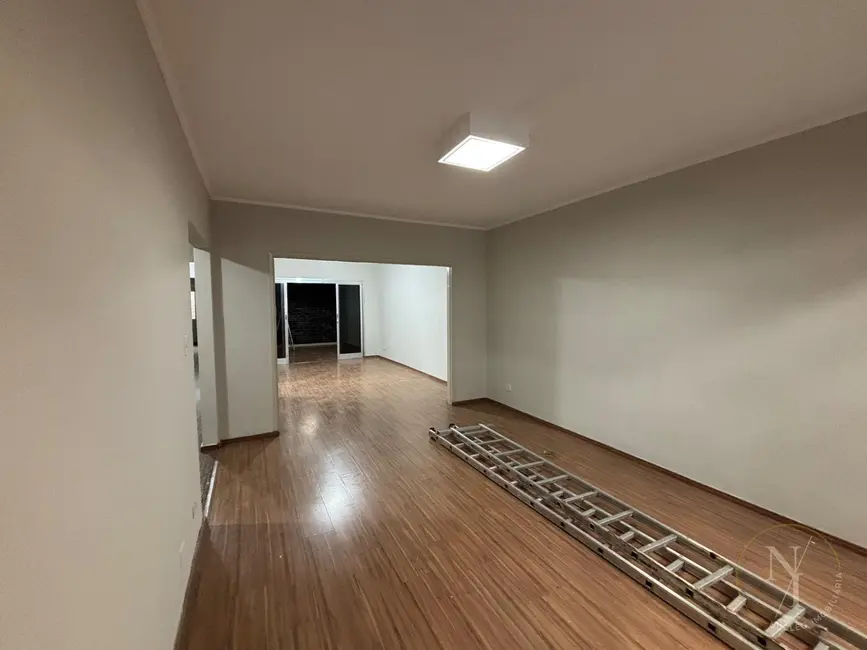 Casa Comercial com 8 quartos para alugar, 220m2 em Chácara Santo Antônio (Zona Sul), São Paulo - SP - imagem 3 Foto 3 de Casa Comercial com 8 quartos para alugar, 220m2 em Chácara Santo Antônio (Zona Sul), São Paulo - SP