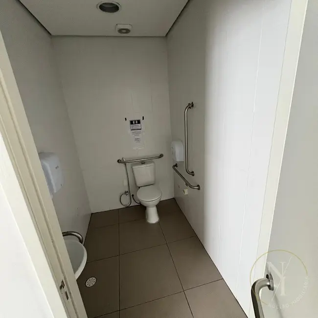 Loja com 5 quartos para alugar, 315m2 em Jardim Paulistano, São Paulo - SP - imagem 6 Foto 6 de Loja com 5 quartos para alugar, 315m2 em Jardim Paulistano, São Paulo - SP