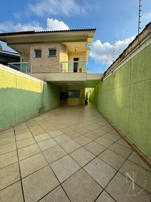 Casa com 4 quartos à venda, 200m2 em Vila Milton, Guarulhos - SP - imagem 1 Foto 1 de Casa com 4 quartos à venda, 200m2 em Vila Milton, Guarulhos - SP