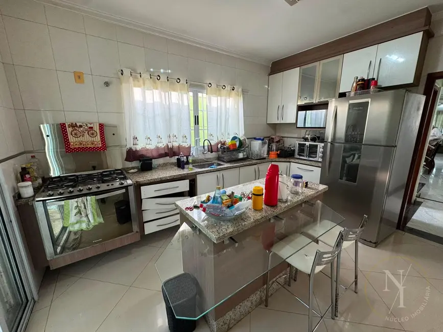 Casa com 4 quartos à venda, 200m2 em Vila Milton, Guarulhos - SP - imagem 7 Foto 7 de Casa com 4 quartos à venda, 200m2 em Vila Milton, Guarulhos - SP