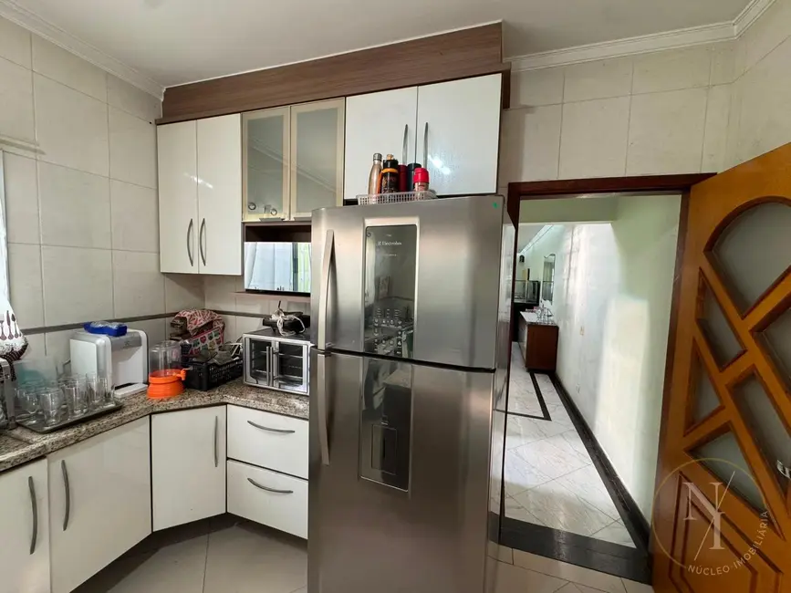 Casa com 4 quartos à venda, 200m2 em Vila Milton, Guarulhos - SP - imagem 4 Foto 4 de Casa com 4 quartos à venda, 200m2 em Vila Milton, Guarulhos - SP