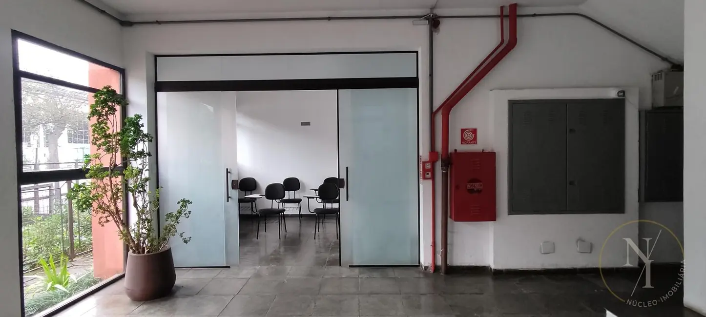 Foto 3 de Prédio Inteiro com 7 quartos à venda e para alugar, 900m2 em Vila Hamburguesa, São Paulo - SP