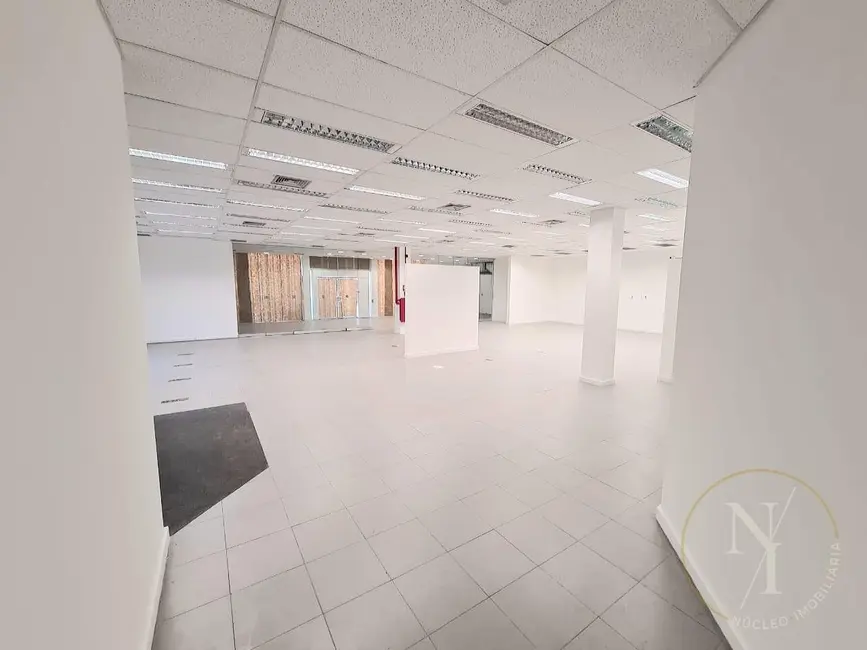 Armazém / Galpão com 1 quarto para alugar, 1000m2 em Socorro, São Paulo - SP - imagem 3 Foto 3 de Armazém / Galpão com 1 quarto para alugar, 1000m2 em Socorro, São Paulo - SP