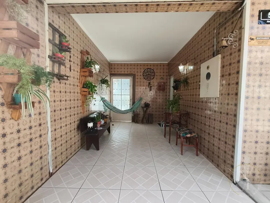 Casa com 2 quartos à venda, 140m2 em Vila Augusta, Guarulhos - SP - imagem 4 Foto 4 de Casa com 2 quartos à venda, 140m2 em Vila Augusta, Guarulhos - SP