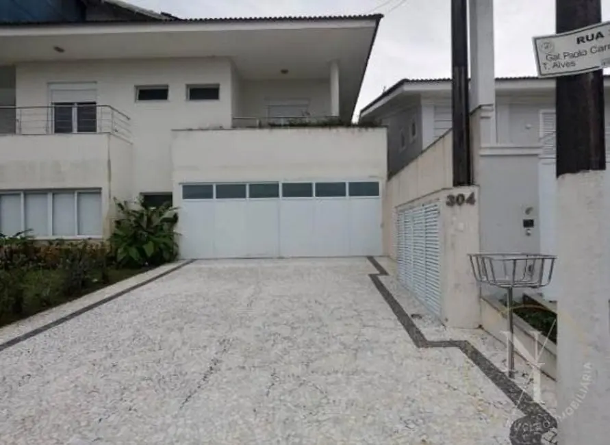 Casa com 7 quartos à venda, 1000m2 em Jardim Acapulco, Guaruja - SP - imagem 3 Foto 3 de Casa com 7 quartos à venda, 1000m2 em Jardim Acapulco, Guaruja - SP