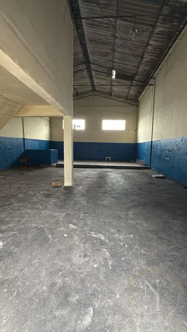 Armazém / Galpão com 1 quarto para alugar, 300m2 em Vila Nova Cumbica, Guarulhos - SP - imagem 3 Foto 3 de Armazém / Galpão com 1 quarto para alugar, 300m2 em Vila Nova Cumbica, Guarulhos - SP