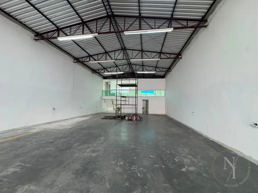 Foto 2 de Armazém / Galpão com 1 quarto para alugar, 400m2 em Jardim Tranqüilidade, Guarulhos - SP