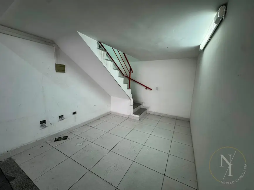 Foto 8 de Armazém / Galpão com 1 quarto para alugar, 400m2 em Jardim Tranqüilidade, Guarulhos - SP