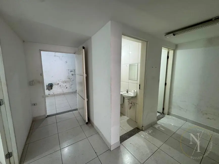 Foto 9 de Armazém / Galpão com 1 quarto para alugar, 400m2 em Jardim Tranqüilidade, Guarulhos - SP