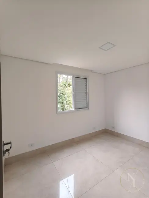 Foto 3 de Apartamento com 1 quarto para alugar, 25m2 em Gleba do Pêssego, São Paulo - SP