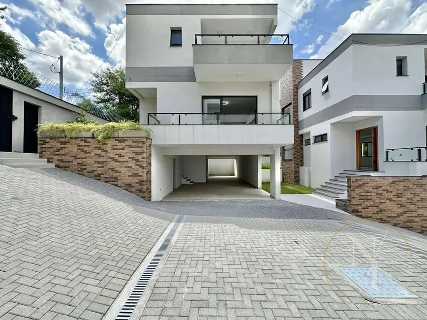 Foto 3 de Casa de Condomínio com 3 quartos à venda e para alugar, 326m2 em Chácara do Refúgio, Carapicuiba - SP