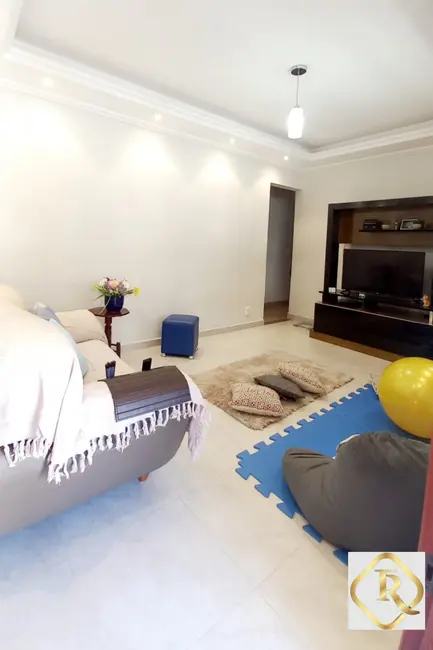 Casa com 3 quartos à venda, 149m2 em Parque Horizonte, Nova Iguacu - RJ - imagem 3 Foto 3 de Casa com 3 quartos à venda, 149m2 em Parque Horizonte, Nova Iguacu - RJ
