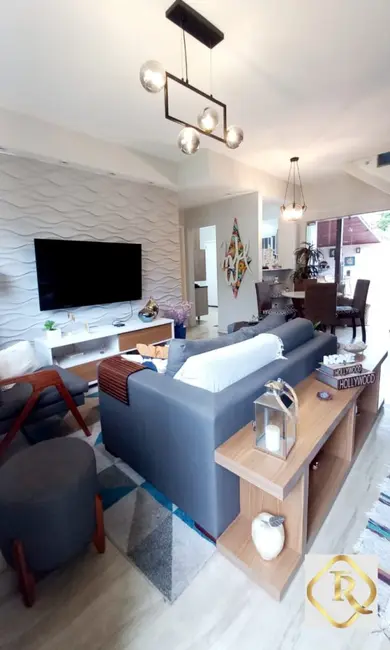 Foto 2 de Casa de Condomínio com 3 quartos à venda, 209m2 em Mangaratiba - RJ