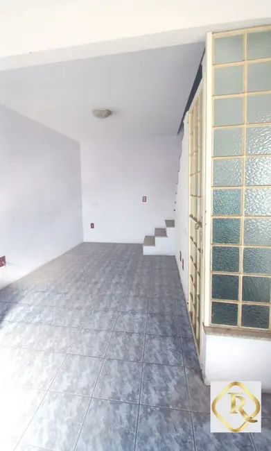 Casa com 4 quartos à venda, 160m2 em Centro, Nilopolis - RJ - imagem 4 Foto 4 de Casa com 4 quartos à venda, 160m2 em Centro, Nilopolis - RJ