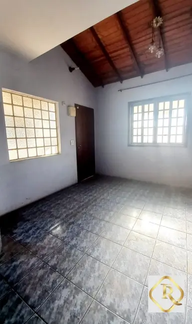 Casa com 4 quartos à venda, 160m2 em Centro, Nilopolis - RJ - imagem 3 Foto 3 de Casa com 4 quartos à venda, 160m2 em Centro, Nilopolis - RJ