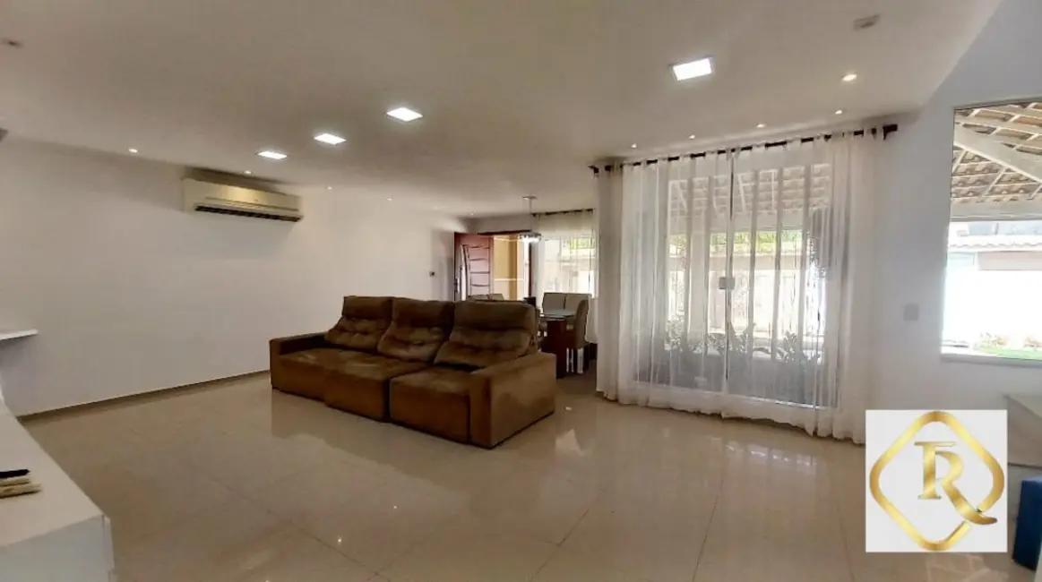 Casa com 3 quartos à venda, 158m2 em Mangaratiba - RJ - imagem 3 Foto 3 de Casa com 3 quartos à venda, 158m2 em Mangaratiba - RJ