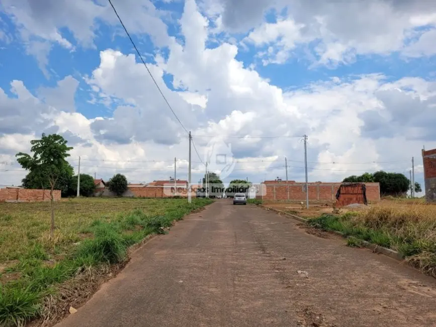 Foto 2 de Terreno / Lote à venda, 200m2 em Aragoiania - GO