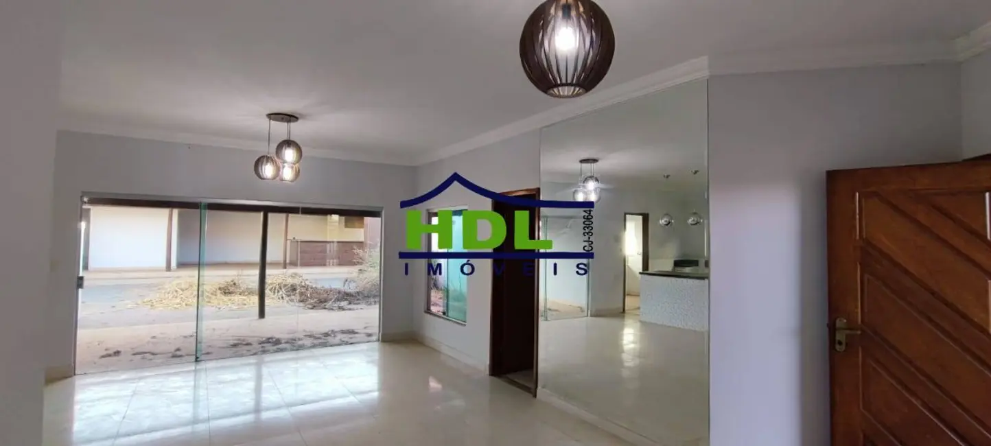 Foto 2 de Casa com 3 quartos à venda, 360m2 em Hidrolandia - GO