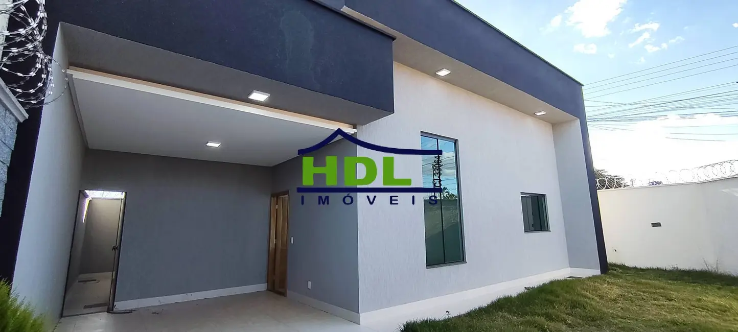 Foto 1 de Casa com 3 quartos à venda, 200m2 em Hidrolandia - GO