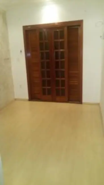 Sobrado com 3 quartos à venda, 125m2 em Jardim Piqueroby, São Paulo - SP - imagem 8 Foto 8 de Sobrado com 3 quartos à venda, 125m2 em Jardim Piqueroby, São Paulo - SP