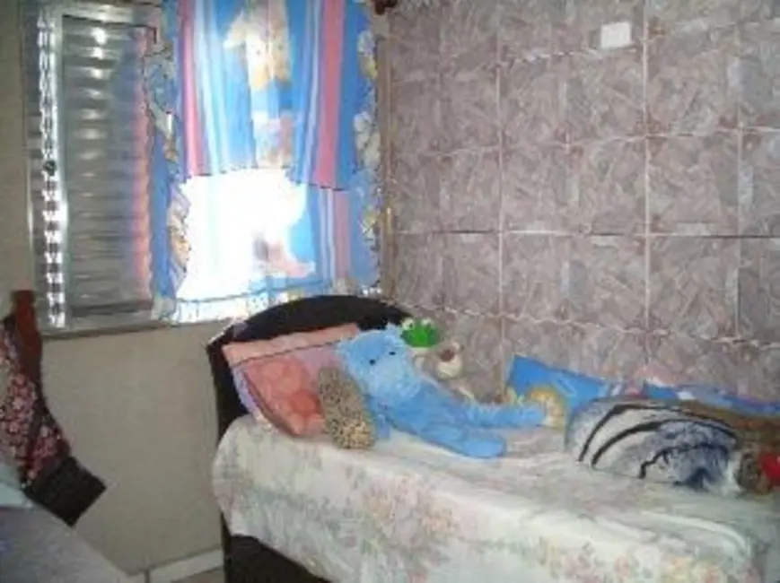 Foto 3 de Casa com 2 quartos à venda, 300m2 em Parque Guarani, São Paulo - SP