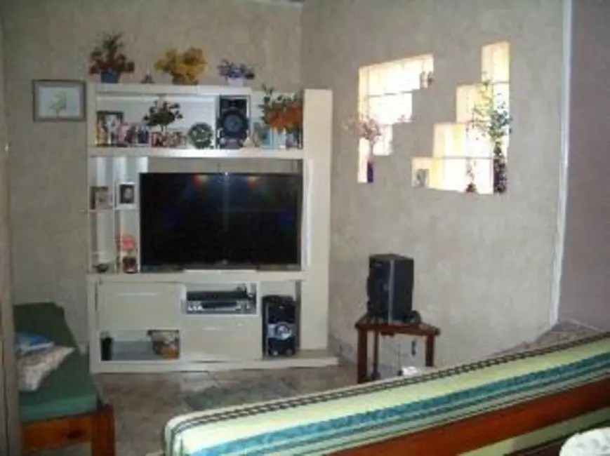 Foto 1 de Casa com 2 quartos à venda, 300m2 em Parque Guarani, São Paulo - SP