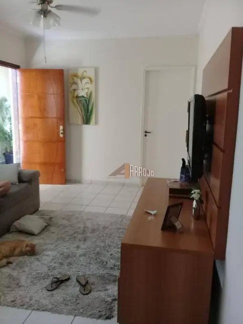 Casa com 3 quartos à venda, 160m2 em Burgo Paulista, São Paulo - SP - imagem 1 Foto 1 de Casa com 3 quartos à venda, 160m2 em Burgo Paulista, São Paulo - SP