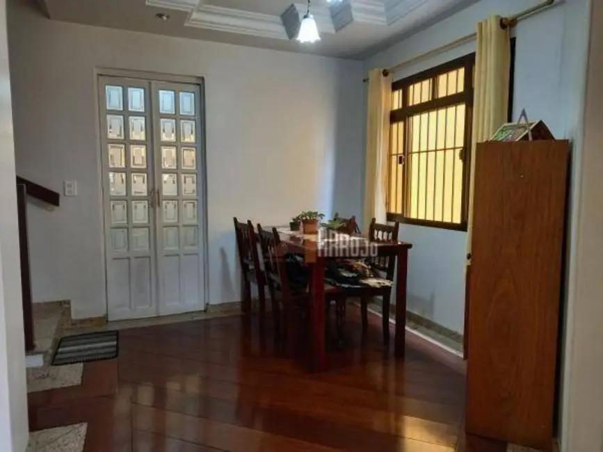 Sobrado com 3 quartos à venda, 176m2 em Vila Buenos Aires, São Paulo - SP - imagem 4 Foto 4 de Sobrado com 3 quartos à venda, 176m2 em Vila Buenos Aires, São Paulo - SP