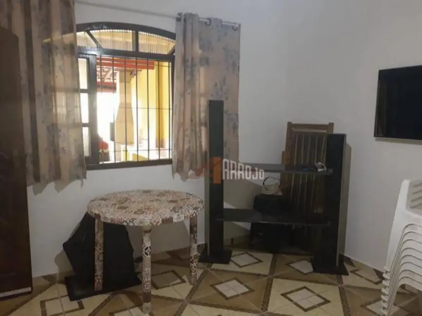 Sobrado com 3 quartos à venda, 135m2 em Itanhaem - SP - imagem 5 Foto 5 de Sobrado com 3 quartos à venda, 135m2 em Itanhaem - SP