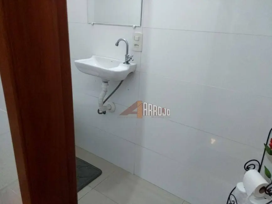 Foto 8 de Sobrado com 3 quartos à venda, 169m2 em Jardim Laone, São Paulo - SP