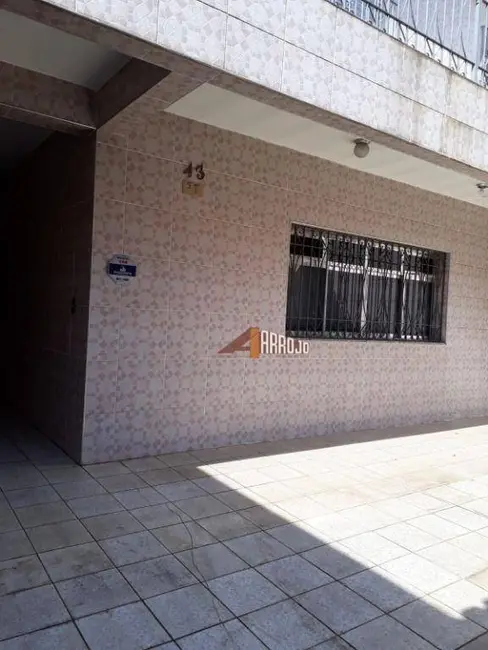 Sobrado com 4 quartos à venda, 250m2 em Vila Norma, São Paulo - SP - imagem 9 Foto 9 de Sobrado com 4 quartos à venda, 250m2 em Vila Norma, São Paulo - SP