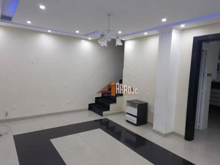 Sobrado com 3 quartos à venda, 141m2 em Vila Verde, São Paulo - SP - imagem 2 Foto 2 de Sobrado com 3 quartos à venda, 141m2 em Vila Verde, São Paulo - SP