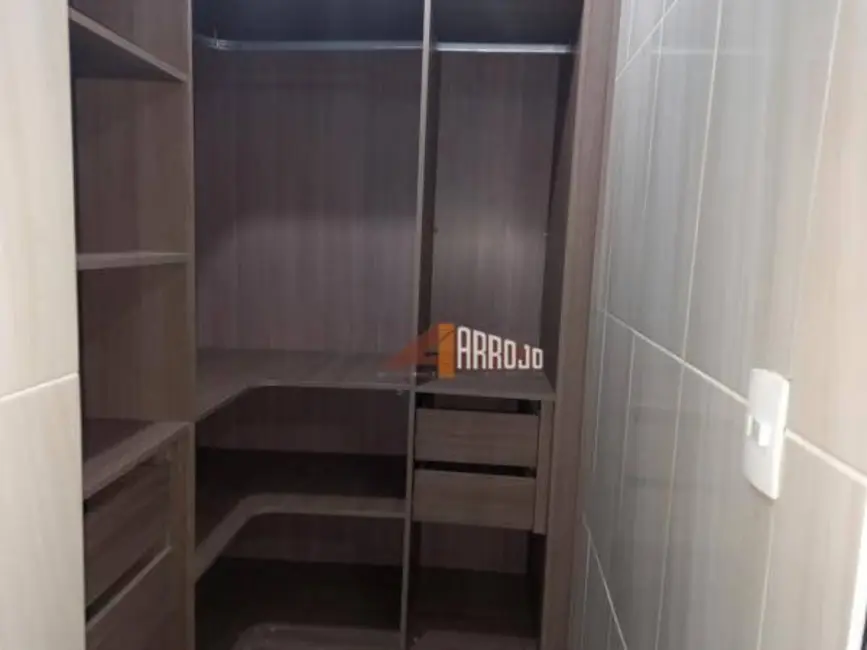 Sobrado com 3 quartos à venda, 141m2 em Vila Verde, São Paulo - SP - imagem 6 Foto 6 de Sobrado com 3 quartos à venda, 141m2 em Vila Verde, São Paulo - SP