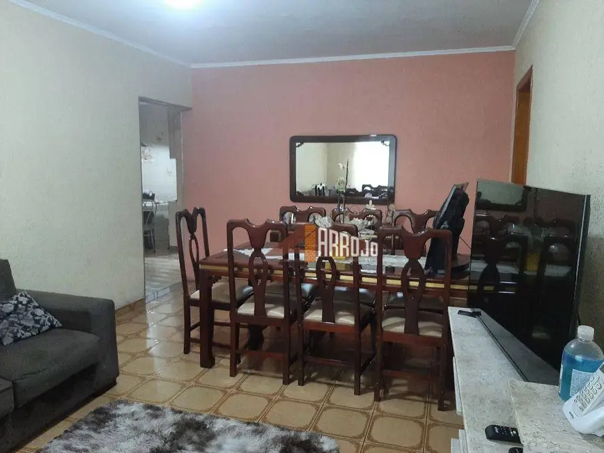 Casa com 2 quartos à venda, 211m2 em Vila Marieta, São Paulo - SP - imagem 2 Foto 2 de Casa com 2 quartos à venda, 211m2 em Vila Marieta, São Paulo - SP