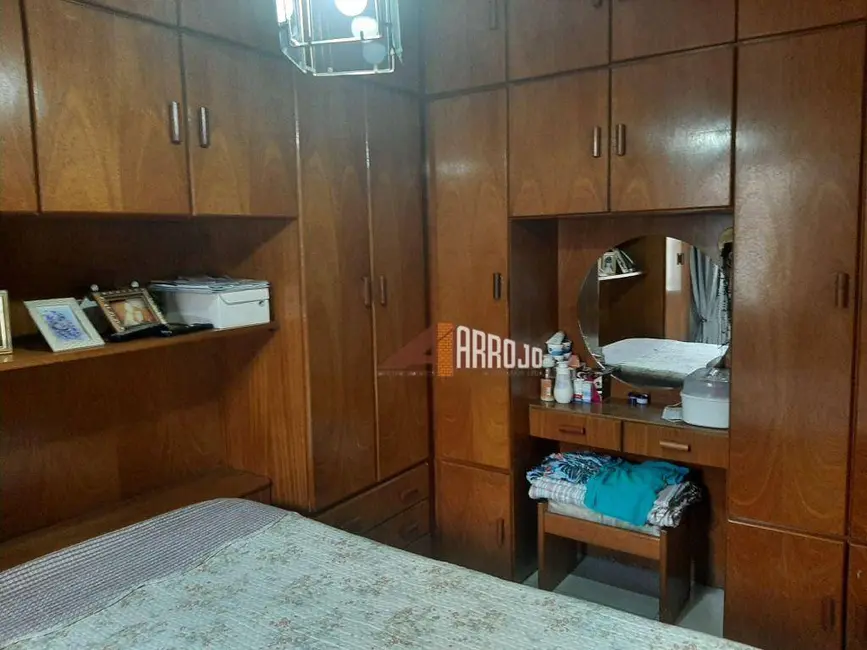 Casa com 2 quartos à venda, 211m2 em Vila Marieta, São Paulo - SP - imagem 4 Foto 4 de Casa com 2 quartos à venda, 211m2 em Vila Marieta, São Paulo - SP