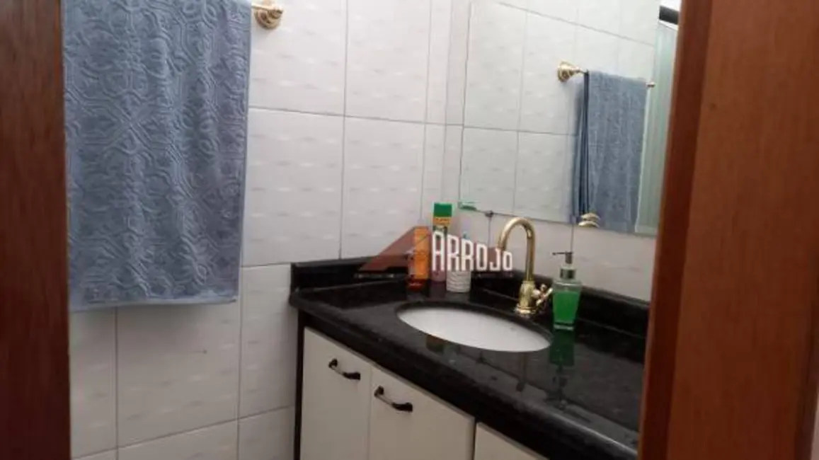 Foto 8 de Casa com 2 quartos à venda, 112m2 em Vila Marieta, São Paulo - SP