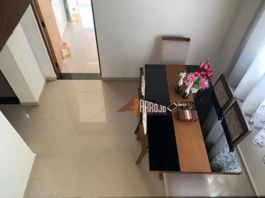 Foto 2 de Chácara com 2 quartos à venda, 3000m2 em Estância Santa Maria do Laranjal, Atibaia - SP