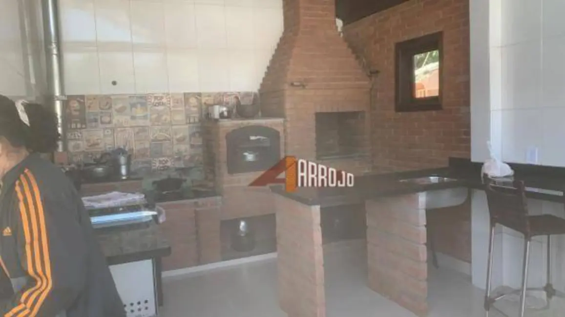 Foto 6 de Chácara com 2 quartos à venda, 3000m2 em Estância Santa Maria do Laranjal, Atibaia - SP