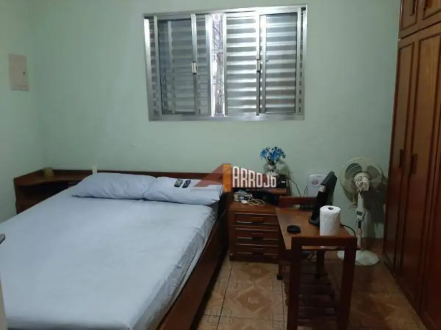 Sobrado com 3 quartos à venda, 192m2 em Vila Domitila, São Paulo - SP - imagem 3 Foto 3 de Sobrado com 3 quartos à venda, 192m2 em Vila Domitila, São Paulo - SP