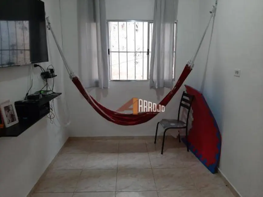 Sobrado com 3 quartos à venda, 192m2 em Vila Domitila, São Paulo - SP - imagem 6 Foto 6 de Sobrado com 3 quartos à venda, 192m2 em Vila Domitila, São Paulo - SP