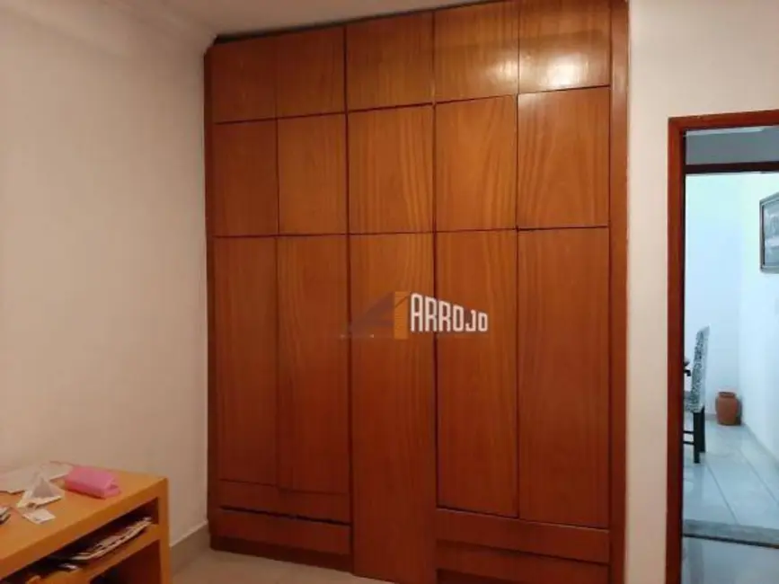 Foto 9 de Casa com 3 quartos à venda, 208m2 em Burgo Paulista, São Paulo - SP