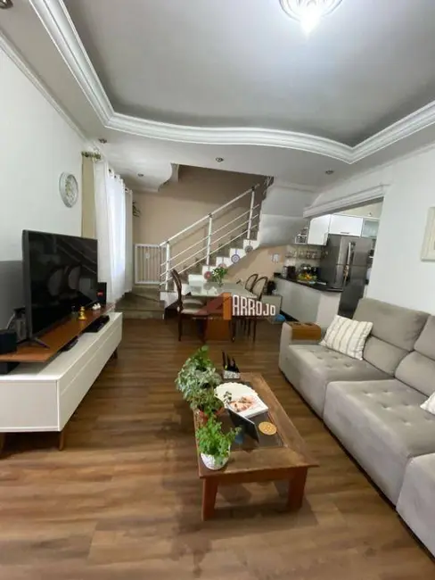 Foto 1 de Sobrado com 3 quartos à venda, 62m2 em Vila Araguaia, São Paulo - SP