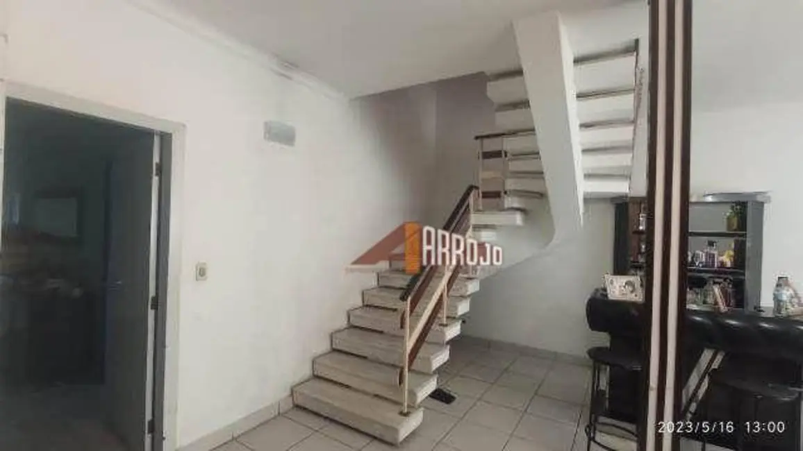 Foto 2 de Sobrado com 3 quartos à venda, 256m2 em Vila Salete, São Paulo - SP