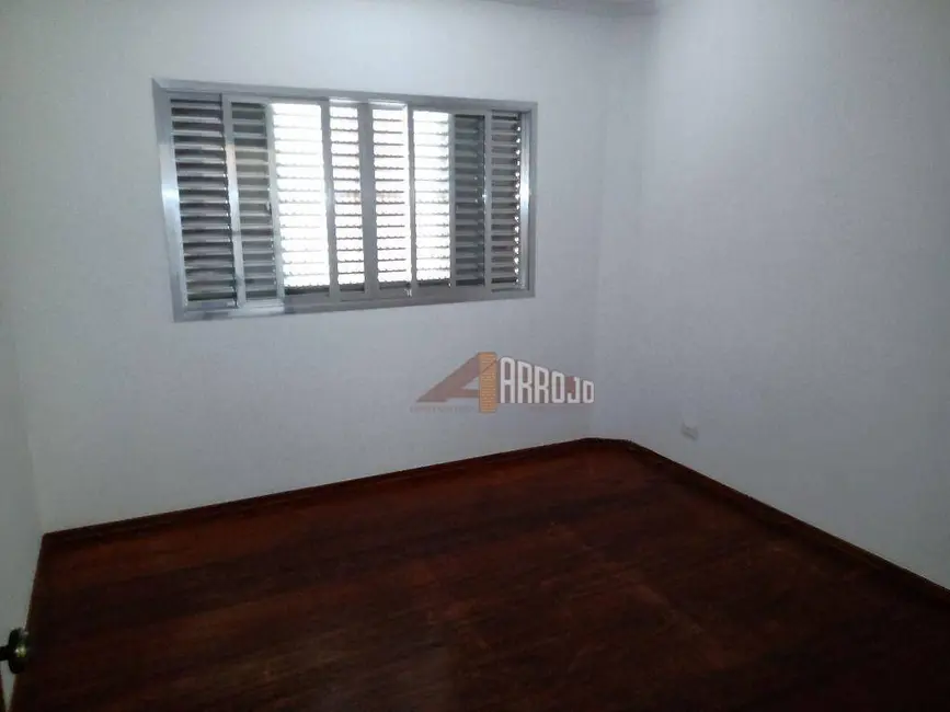 Sobrado com 3 quartos para alugar, 120m2 em Vila Rio Branco, São Paulo - SP - imagem 2 Foto 2 de Sobrado com 3 quartos para alugar, 120m2 em Vila Rio Branco, São Paulo - SP